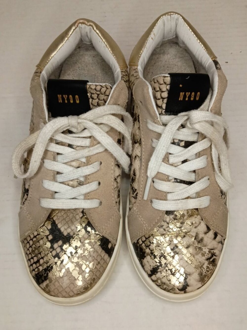 Steve Madden Starling Gold Snakeskin Star Sneakers Women’s Size 7M